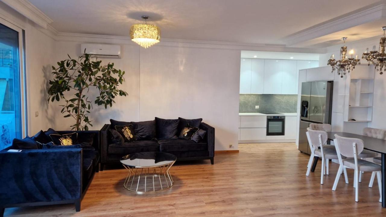 Pirro Luxury Apartment Sarandë Exteriör bild
