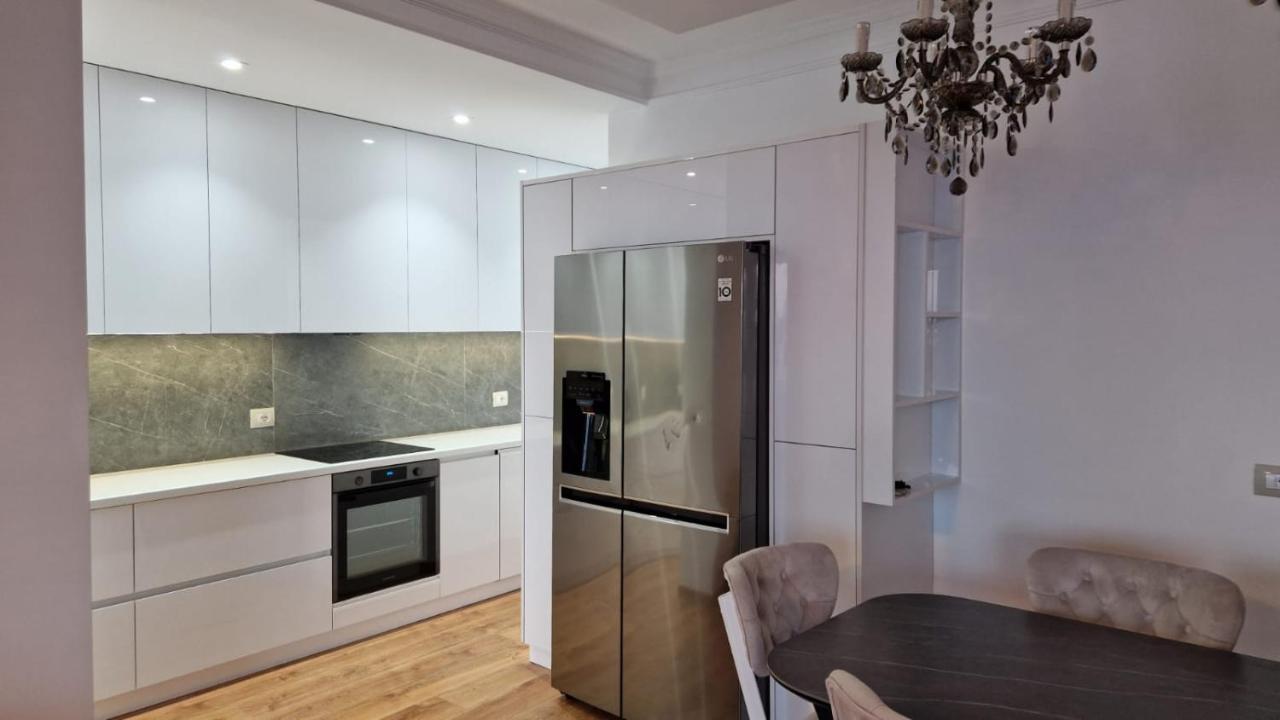 Pirro Luxury Apartment Sarandë Exteriör bild